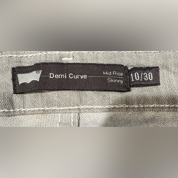 Levi’s Demi Curve Mid Rise Slim Levis 30x30 Grey Zipper Fly Size 10/30 - Picture 6 of 9